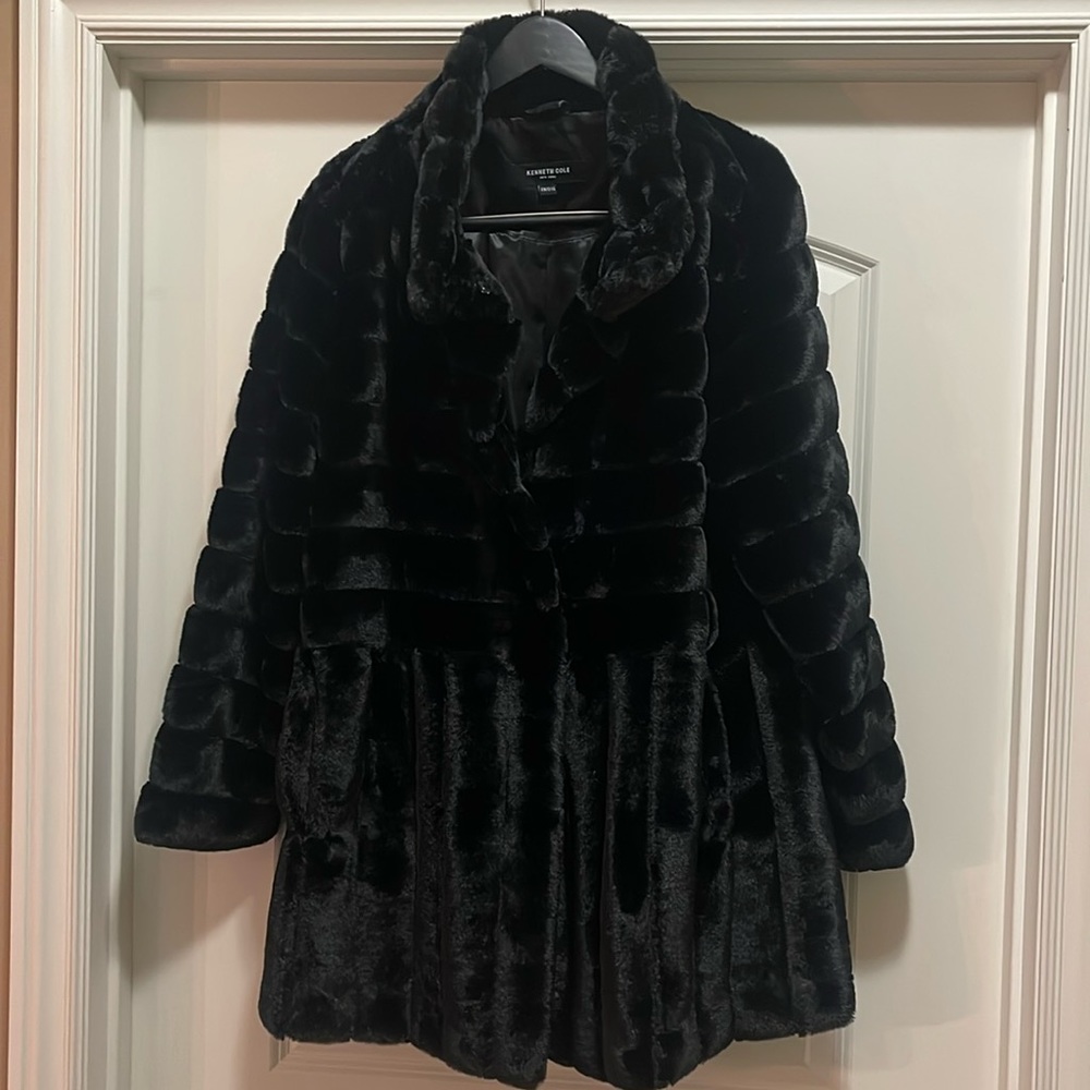 NWT Kenneth Cole Plus Size Faux Fur Grooved Stand Collar single breasted Coat